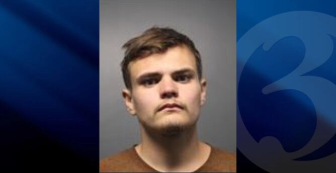 Windsor Locks man charged after pepper spraying customer at Dunkin’