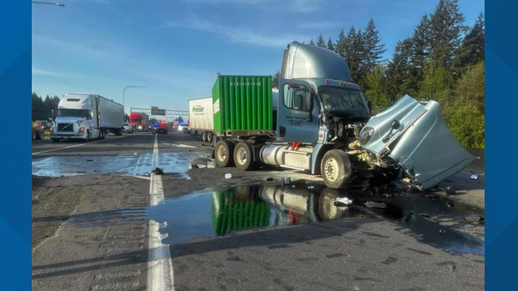 All lanes of NB I-5 reopen near Toledo after 3-semi-truck crash