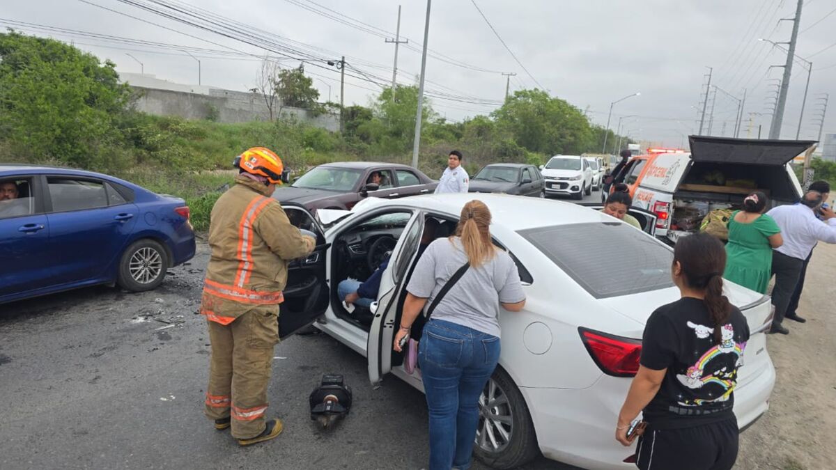 Choque entre ruta 228 y auto deja cuatro lesionados en Apodaca