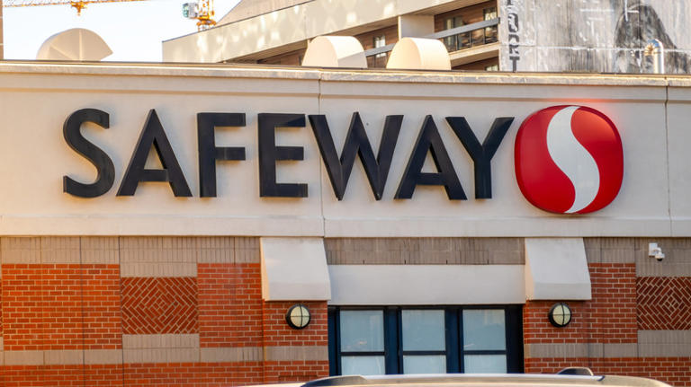 These 14 grocery stores actually donate unsold food
