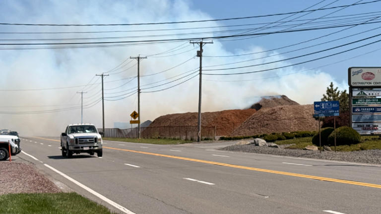 Crews extinguish mulch fire in Rehoboth