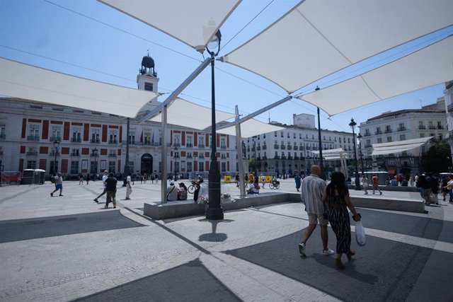 El Ayuntamiento comienza este martes el montaje de los toldos de Sol ...