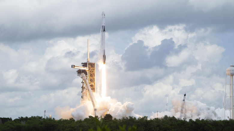 FAA will begin making space rockets pay tolls