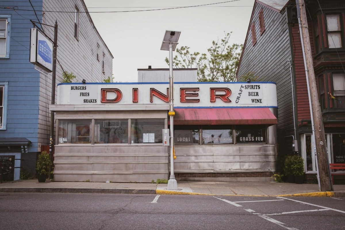 State tries to define what makes a diner