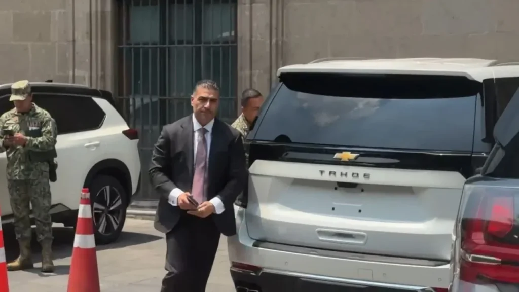 Sheinbaum sostiene reunión con gabinete en Palacio Nacional