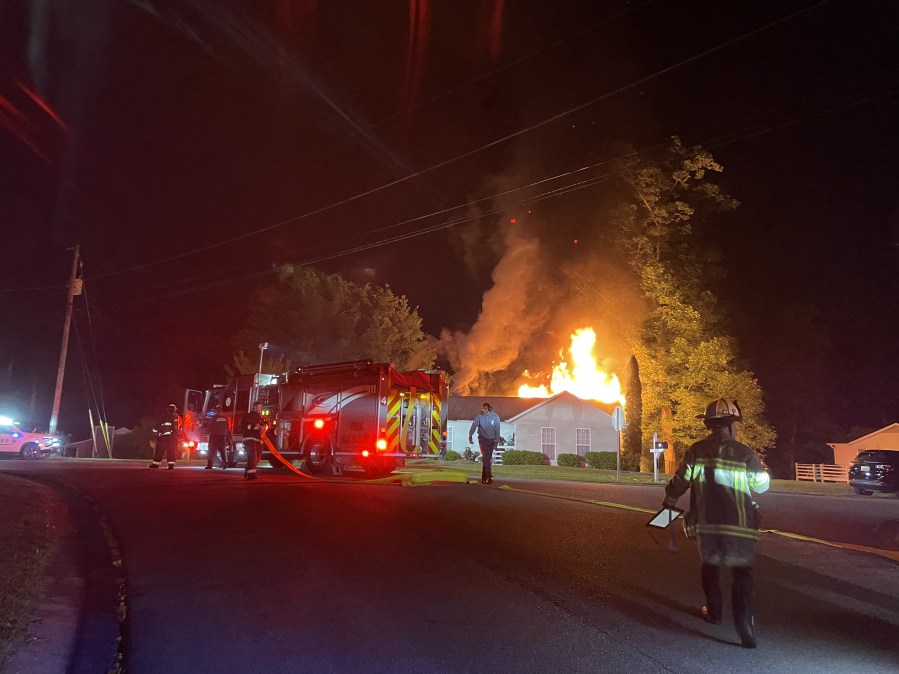 Family in Clay escapes early morning house fire after smoke detectors ...