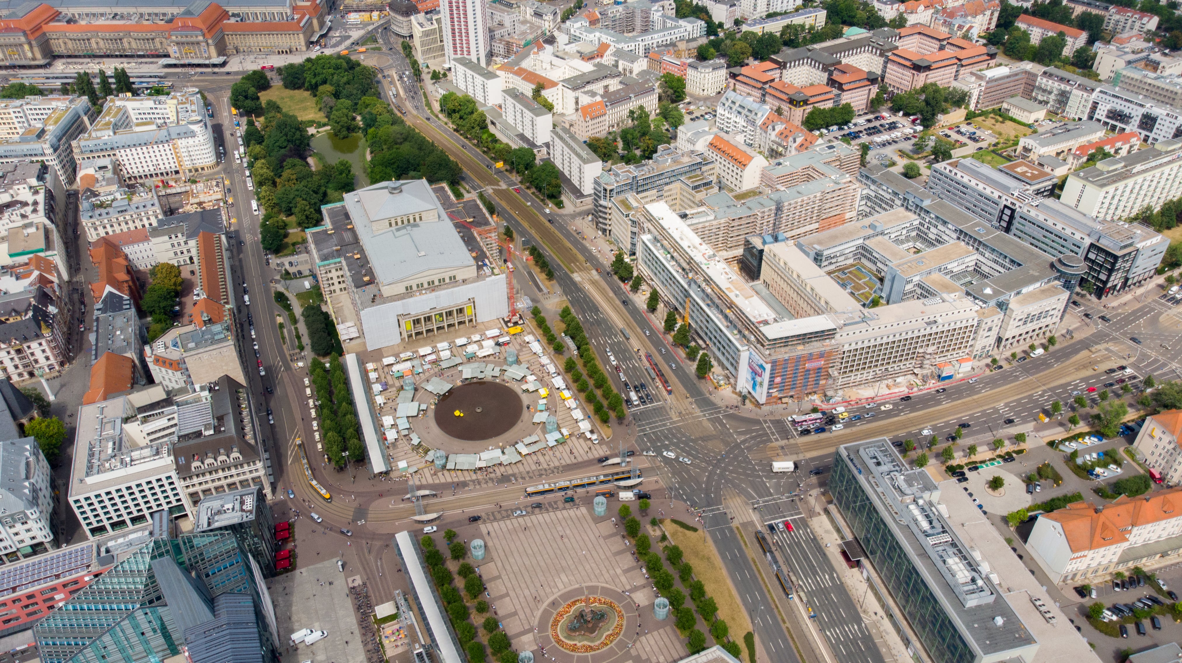 At least 2 dead as car slams into crowd in Germany