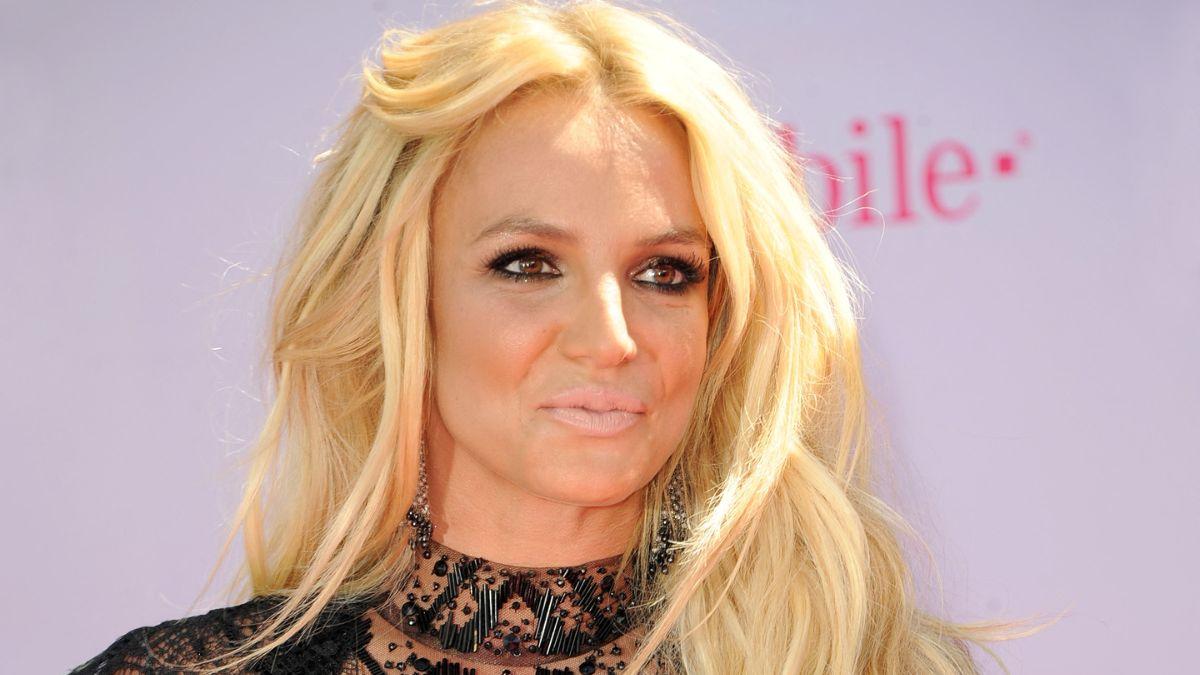 Britney Spears touches herself while dancing in odd video 1 day before ...