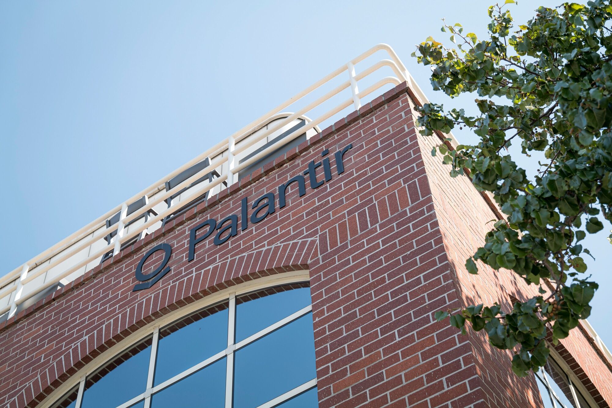 Palantir's miss on US commercial sales outshadows higher outlook