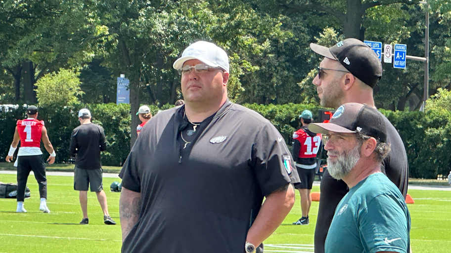 Eagles extend DiSandro and Ferrari after key departures