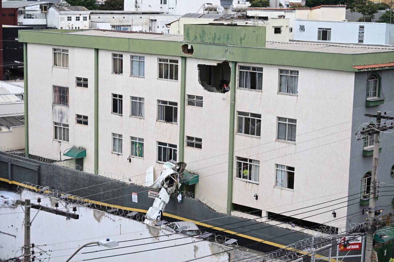 El choque de una avioneta contra un edificio en Brasil deja al menos ...