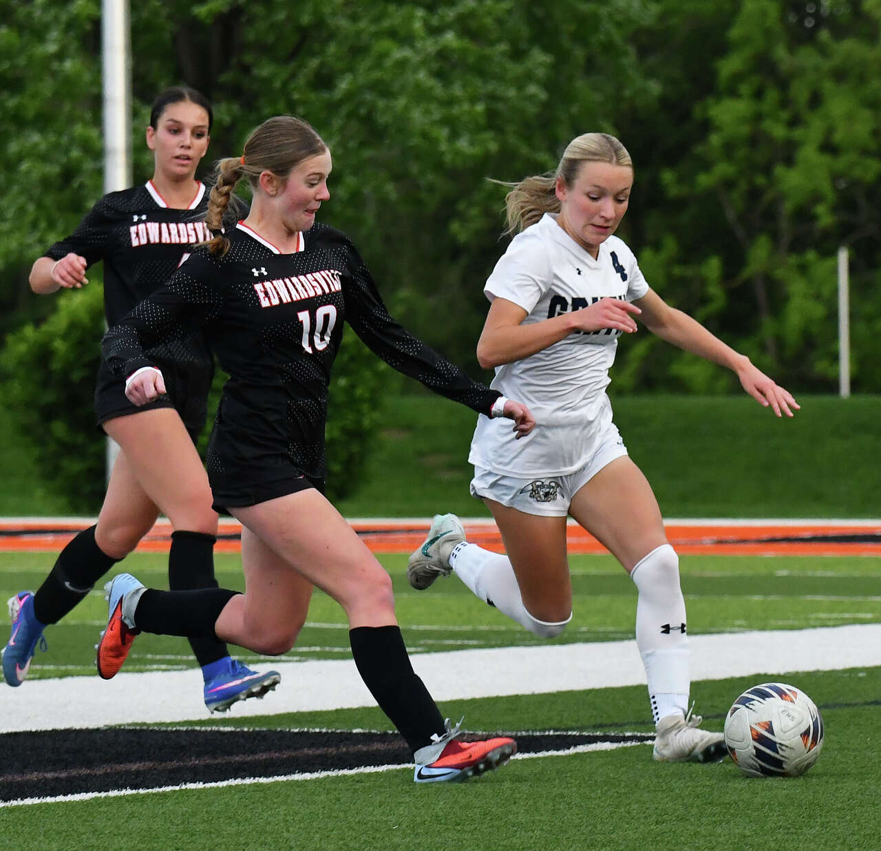 Naperville path set for Edwardsville, Father McGivney girls soccer