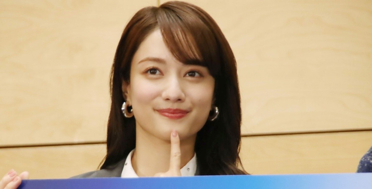 谷まりあ：“超ミニ”ワンピで美スタイル披露 「大変色っぽくなりましたね」と話題に