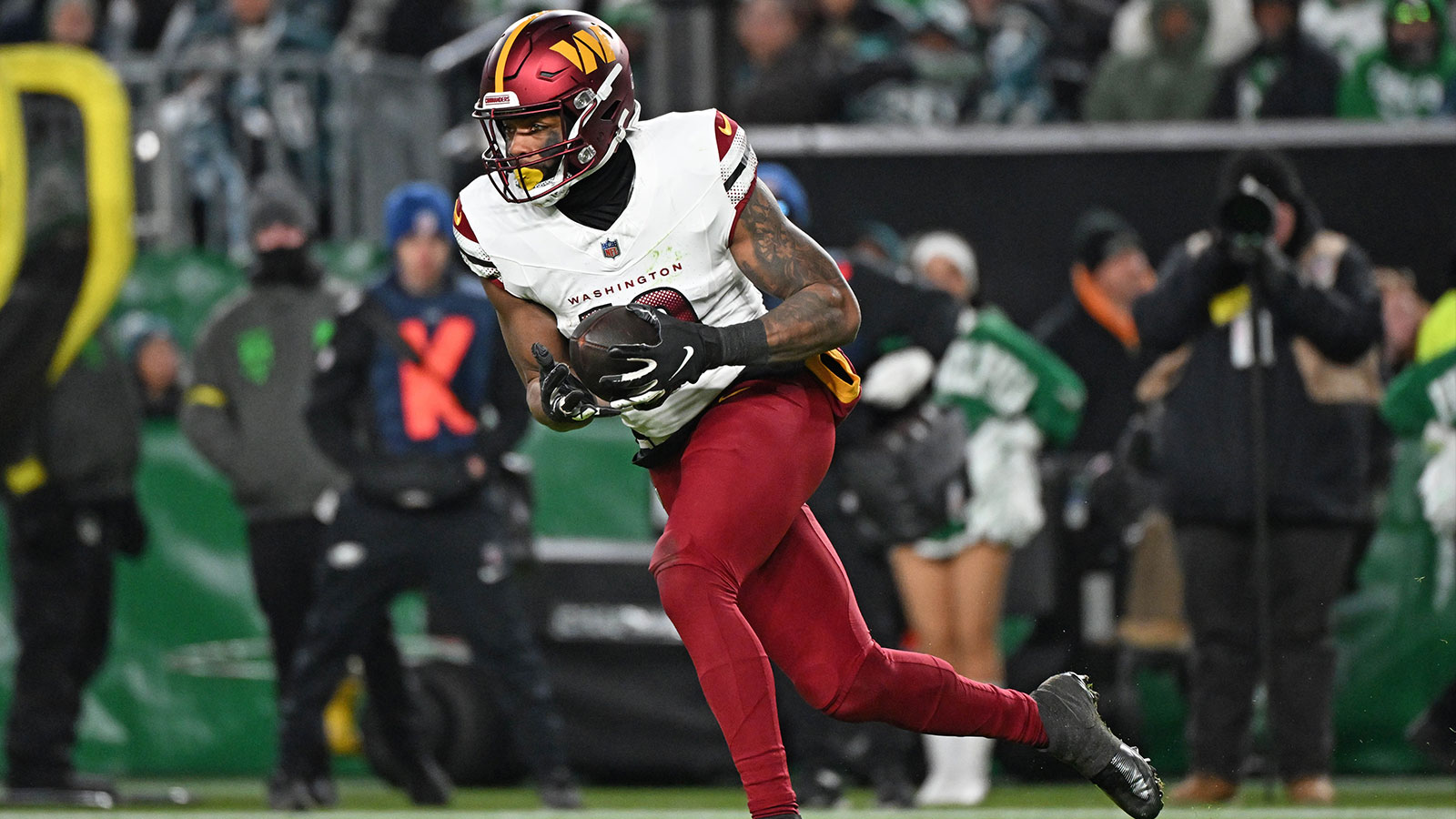 Commanders player in danger of losing starting job to rookie after 2026 ...