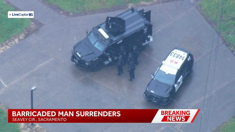 Barricaded suspect detained after standoff in Land Park, police say