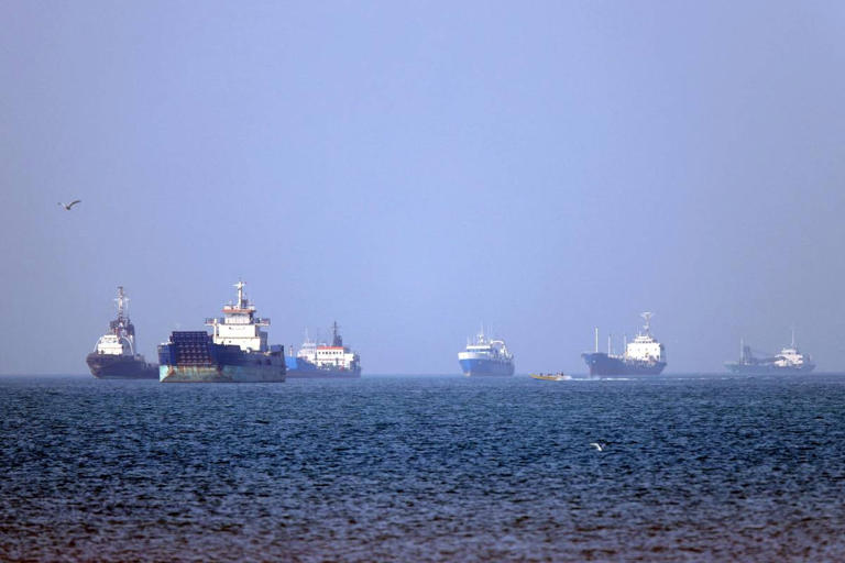 The US fights to reopen the Strait of Hormuz as the UAE comes under ...