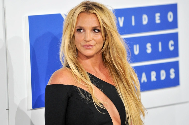 Britney Spears nhận án 12 tháng quản chế vì lái xe khi say xỉn