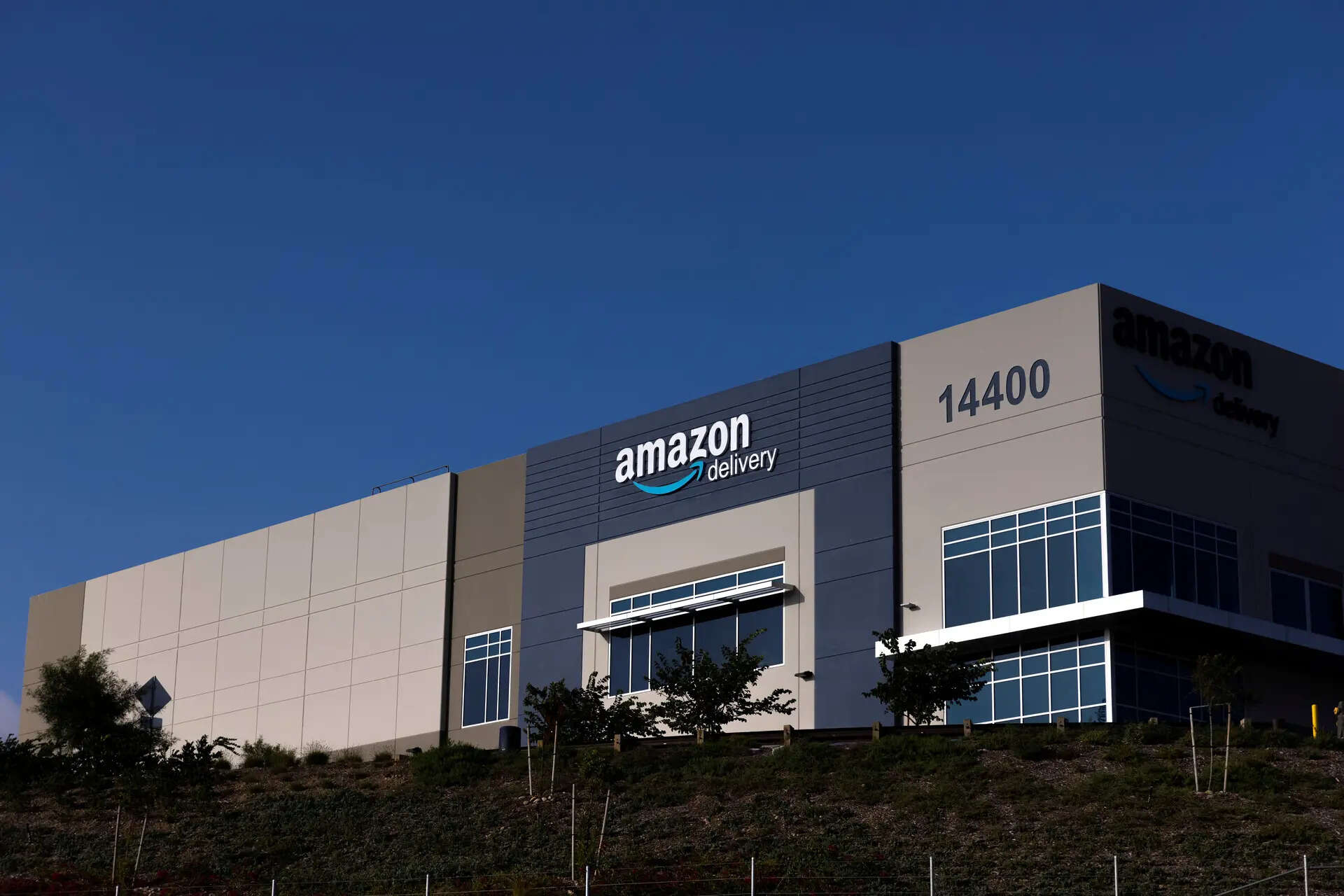 New Rival in Town: Amazon challenges FedEx and UPS dominance