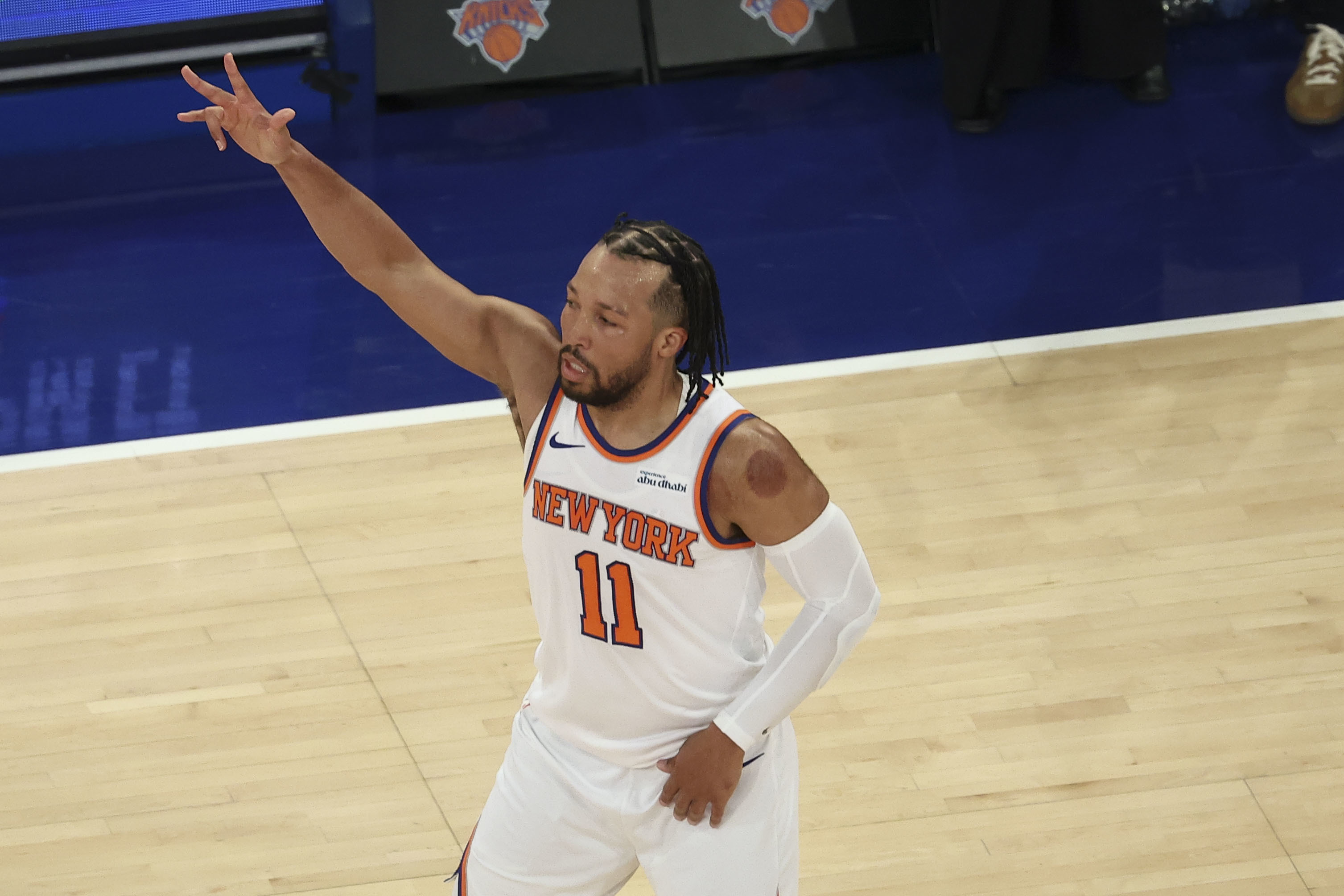 The Sixers’ latest blowout loss, Jalen Brunson goes for blood, and more ...