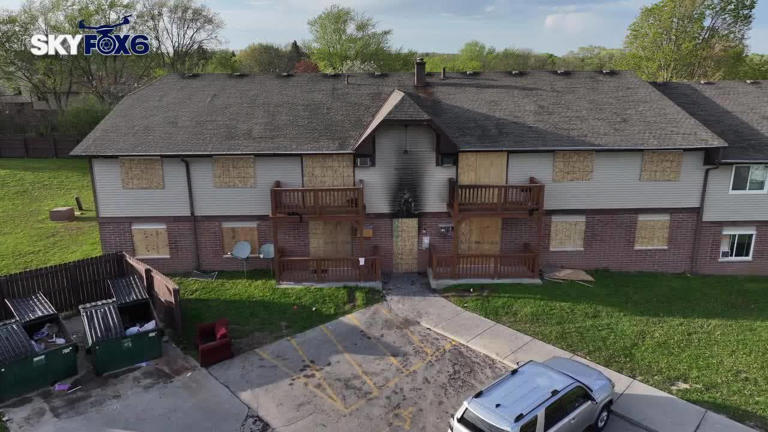 Milwaukee family jumps from window to escape apartment fire