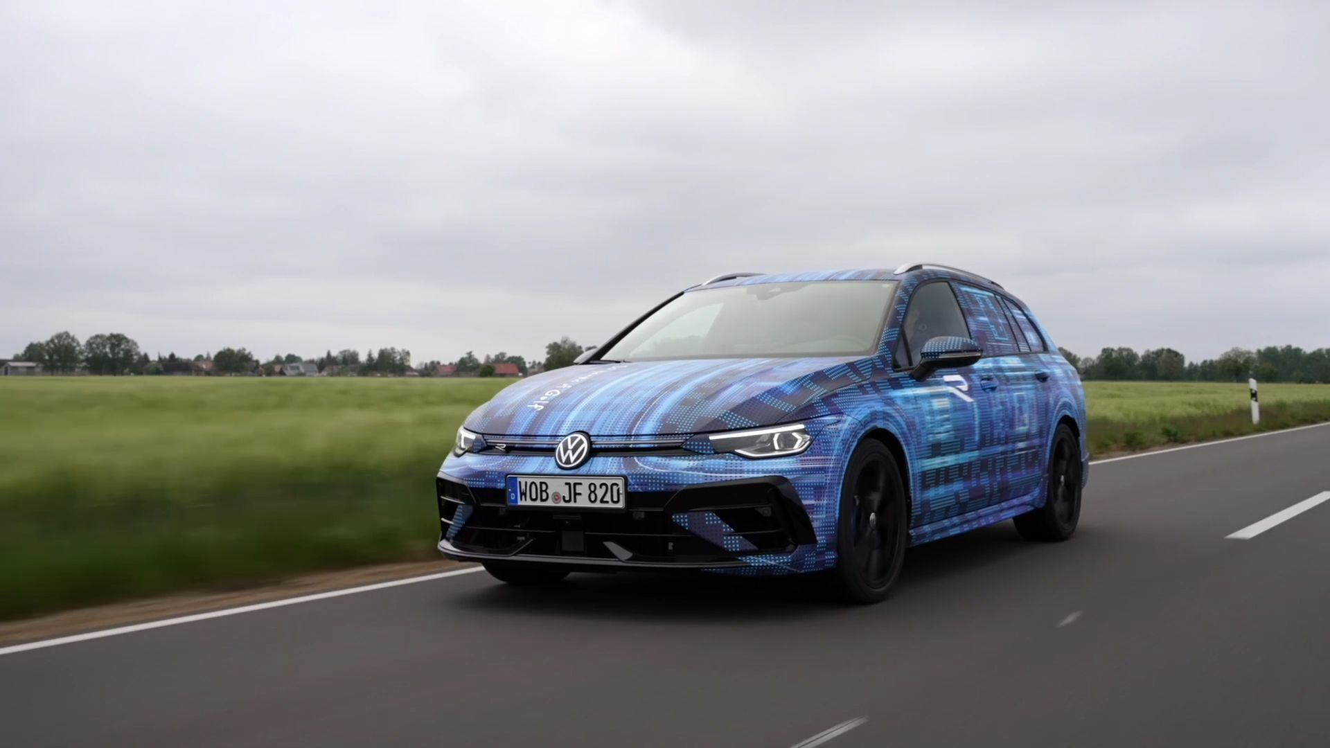 Der neue Volkswagen Golf R - R-Performance Paket – mehr Fahrspaß durch ...