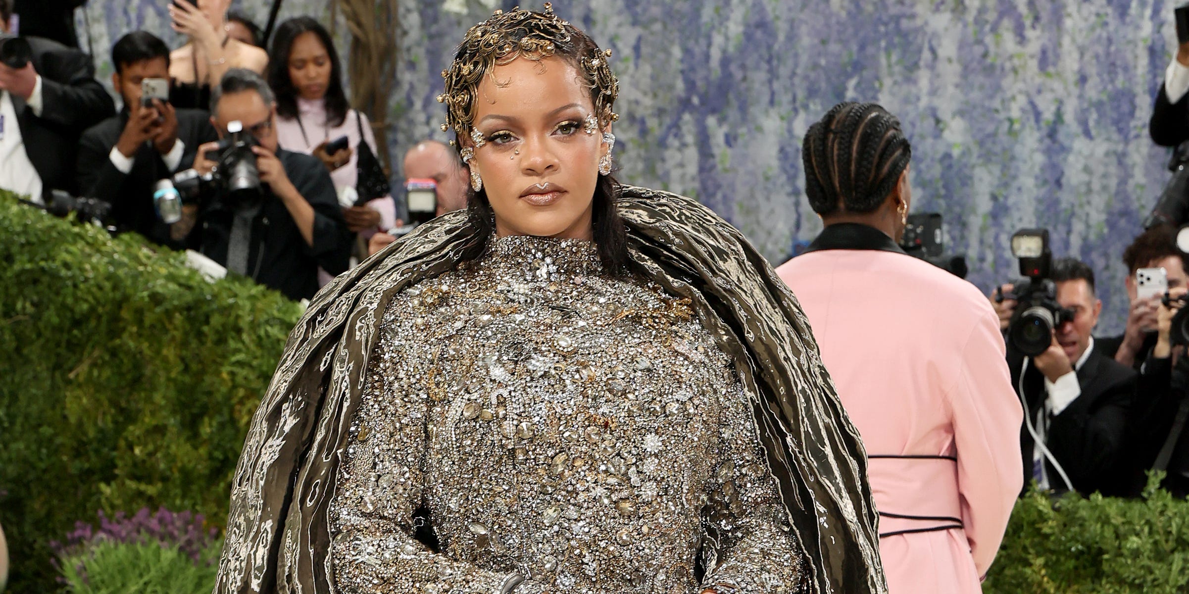 Rihanna Is a Golden Goddess at the Met Gala