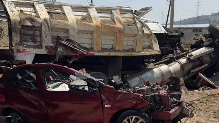 Camión se queda sin frenos y choca en la carretera Naucalpan-Ixtlahuaca ...