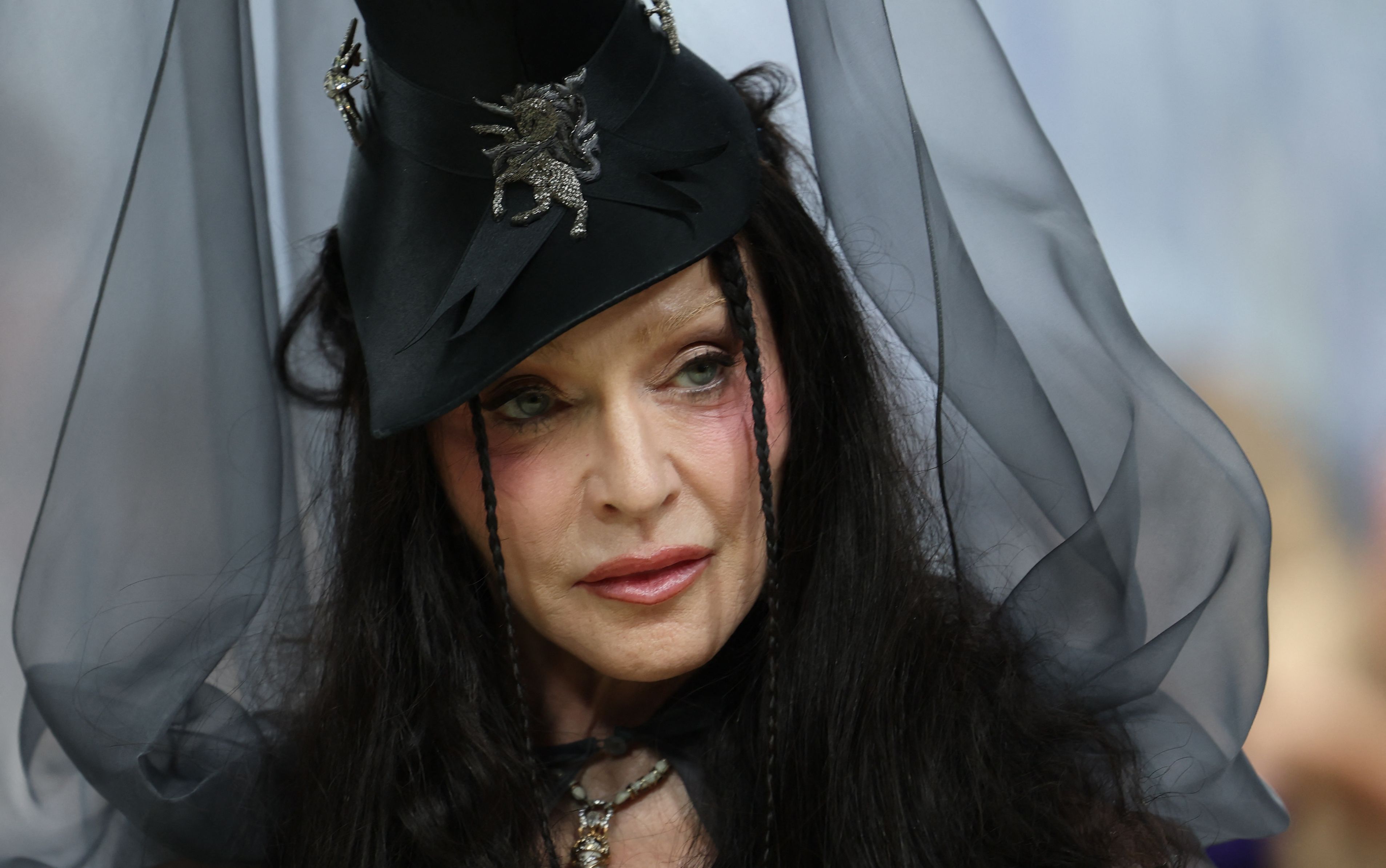 Forget confessions, Madonna's couture wig is giving us major Ray of ...