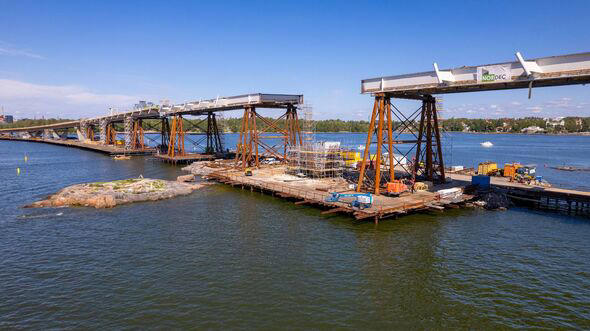 World's longest pedestrian bridge that cost £126m to build finally ...