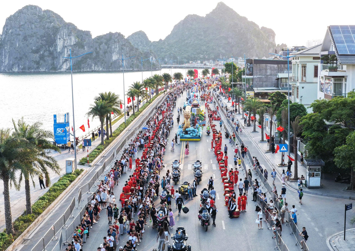 Quảng Ninh bùng nổ với đại nhạc hội hơn 80.000 người tham dự