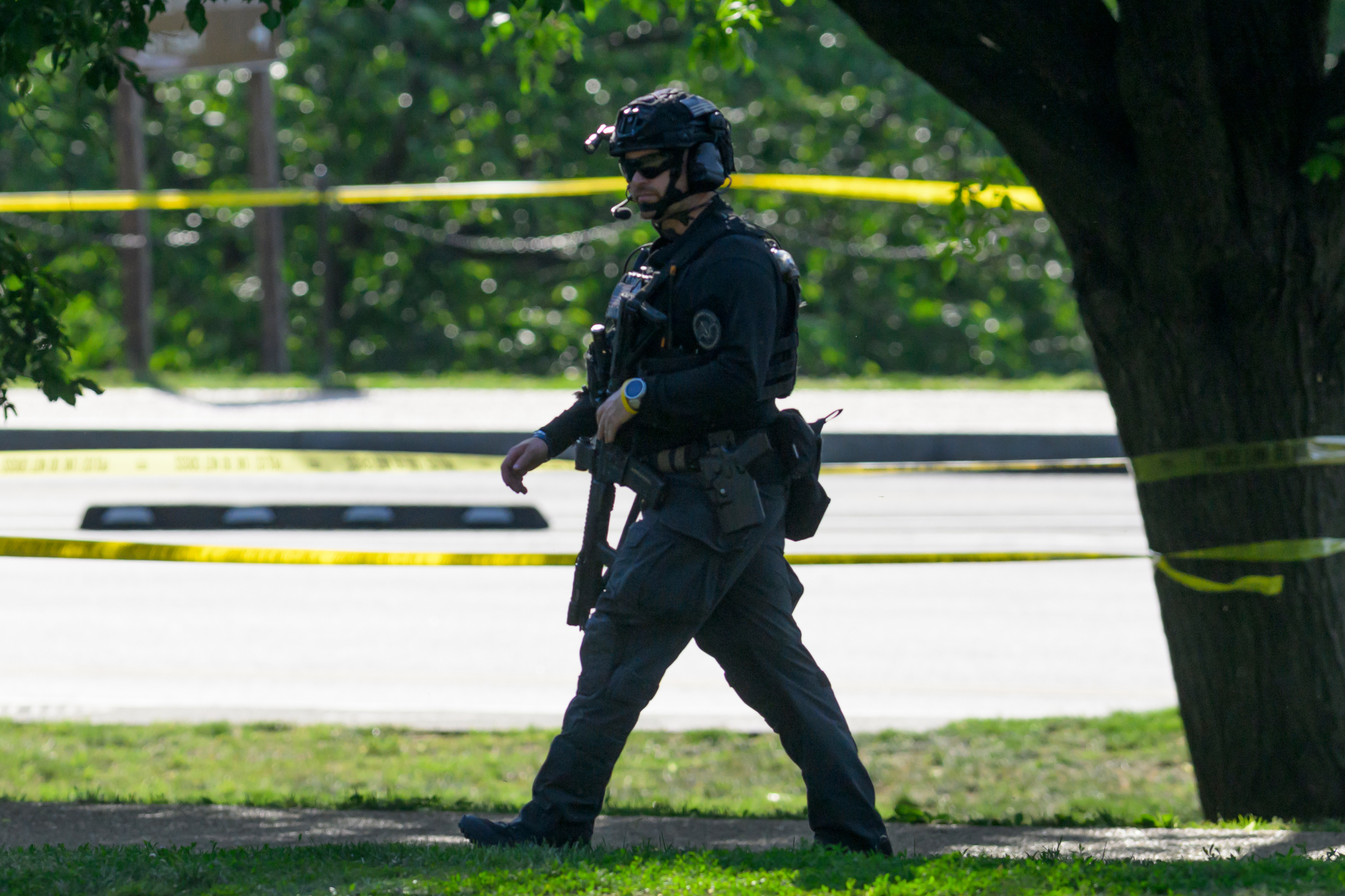 Suspect hospitalized after exchanging fire with Secret Service near ...