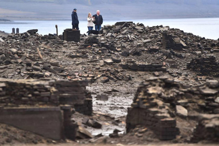 Derbyshire's lost village deliberately drowned with everyone forced to ...
