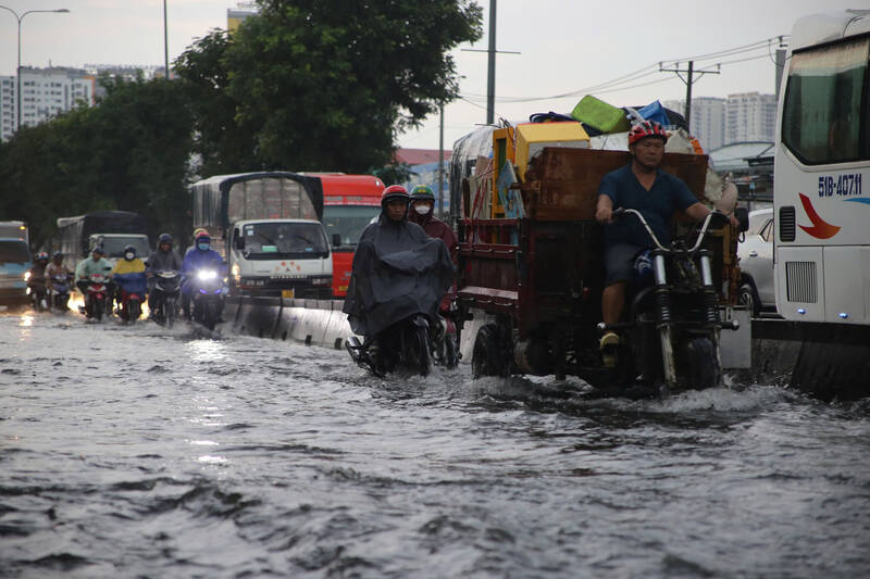 Mưa dông gia tăng ở Nam Bộ những ngày tới