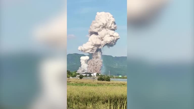 邦楽 WORST OF FANTASTIC EXPLOSION Fireworks plant explosion in China kills 26 and injures dozens of