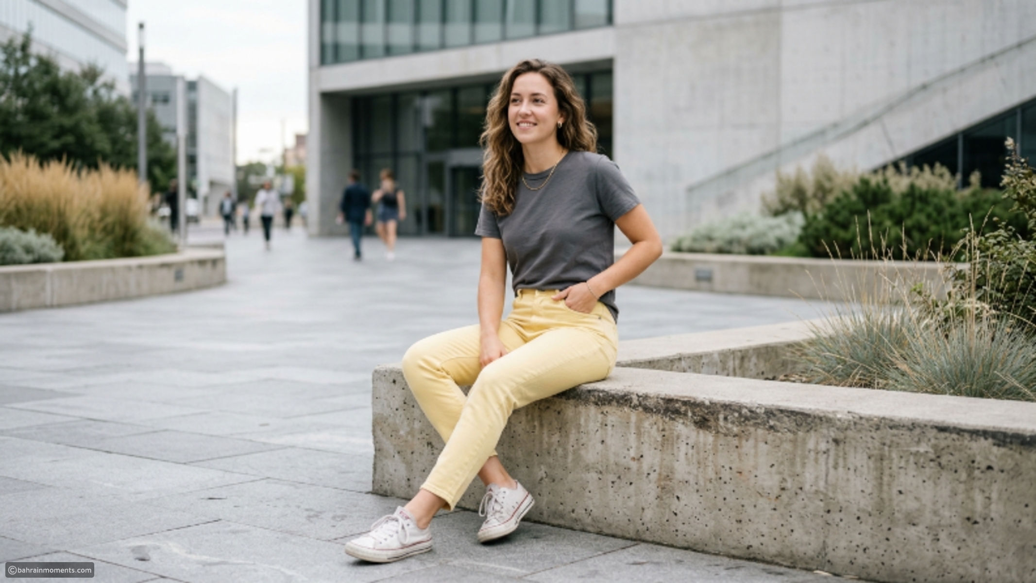 If you want to look chicer this spring and summer, buy a pair of pants ...