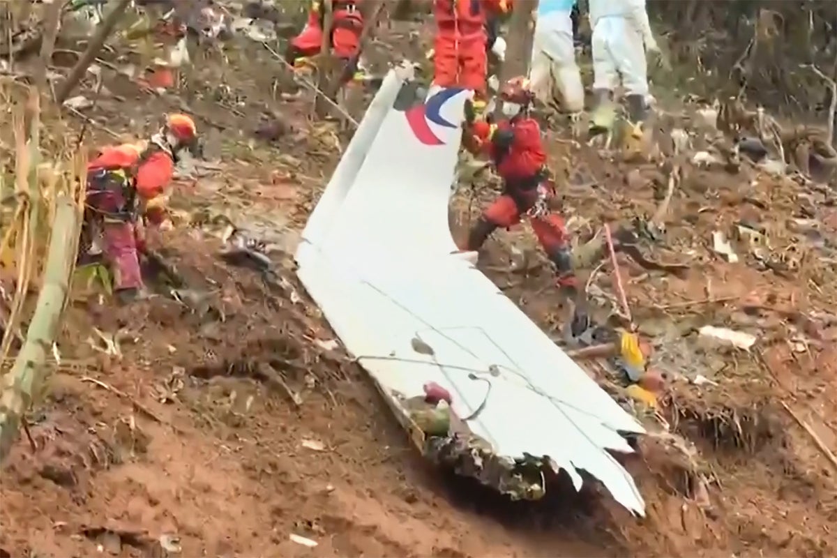 Mid-air fuel switch cut-off caused deadly 2022 China plane crash