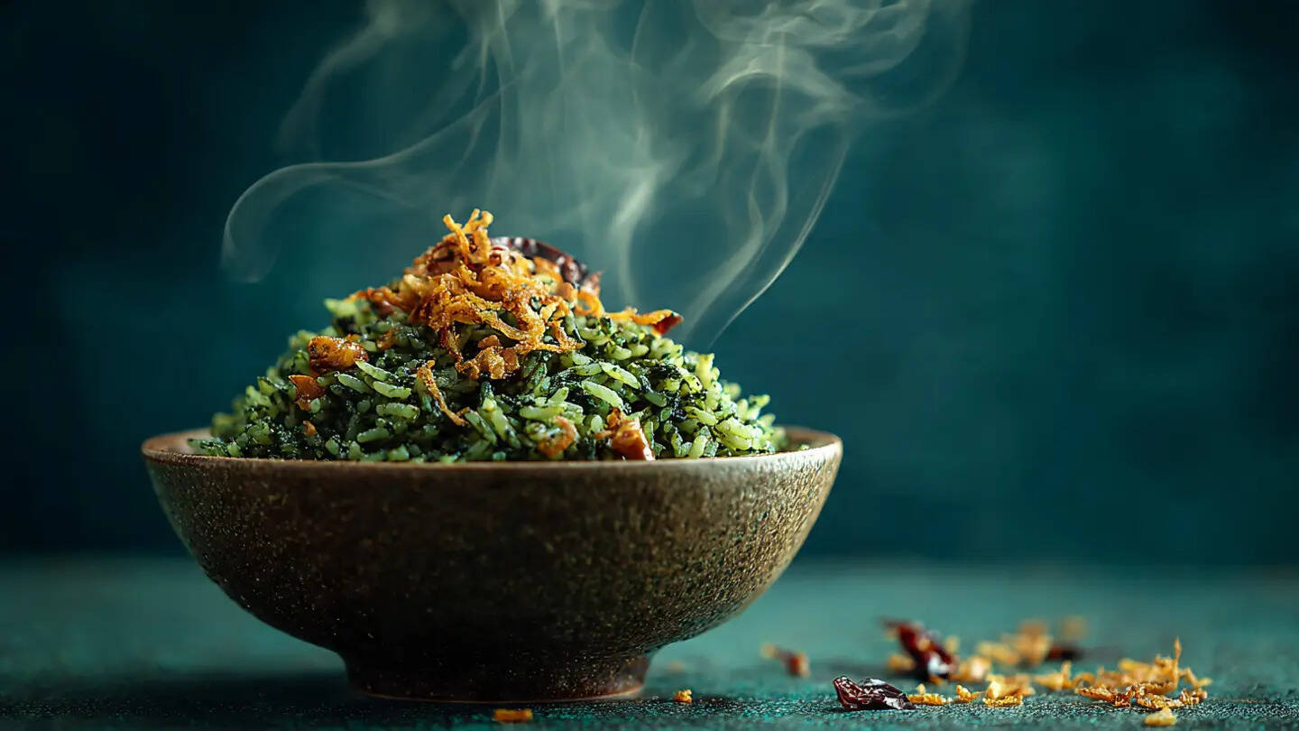 How to make palak rice with crunchy tadka on top for a wholesome and ...