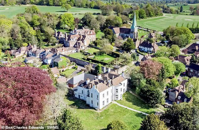 Couple who quit London for countryside learn £1m mansion they bought ...