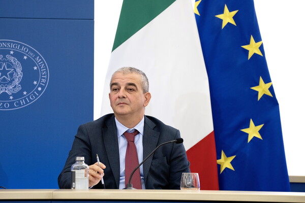 Biennale: Fazzolari all'Agi: "Scelta sulla Russia è un inutile pastrocchio"