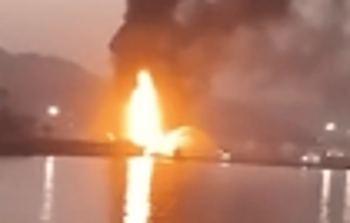 Iran attacks UAE sparking huge fire amid strikes in Strait of Hormuz