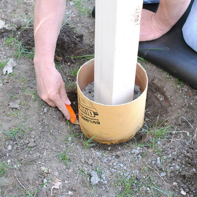 How to install a birdhouse post
