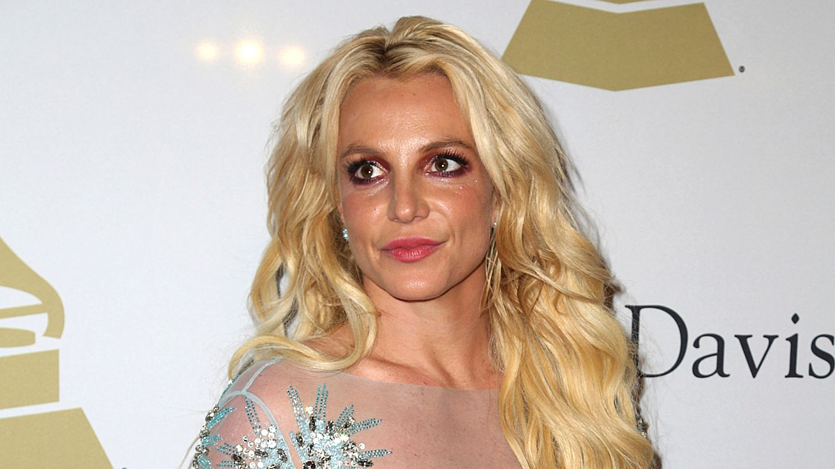 Britney Spears bị kết án 12 tháng quản chế