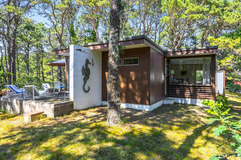 Exclusive: Cape Cod’s historic midcentury modern Wellfleet Colony sells ...