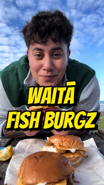 Waita fresh fish burgers on the shore you need to try