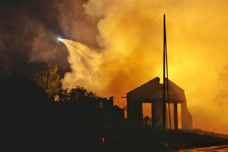 China fireworks factory explosion kills 26 and injures 61 in Hunan province