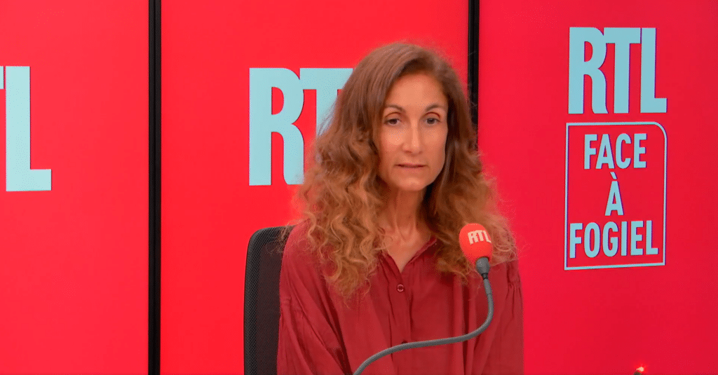 « Il m'a dit qu'il me renierait si je continuais à en parler », Coline ...