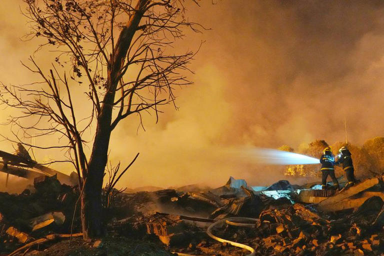 China fireworks factory explosion kills 26 and injures 61 in Hunan province