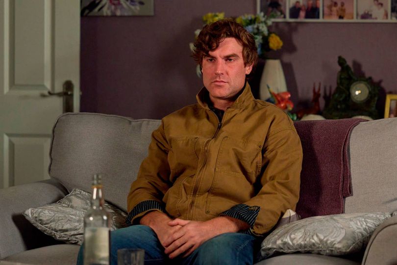 Corrie fans 'figure out' Theo Silverton killer – and it's not one of the  suspects
