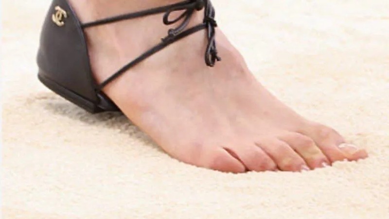 Chanel's barefoot heel trend sparks intense debate over toe-baring ...