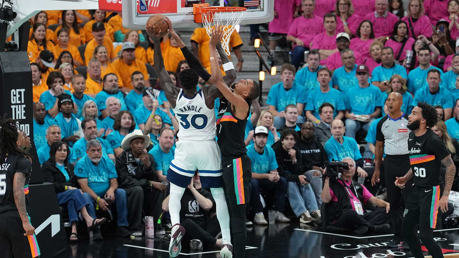 Victor Wembanyama sets NBA record with absurd block total vs. Timberwolves